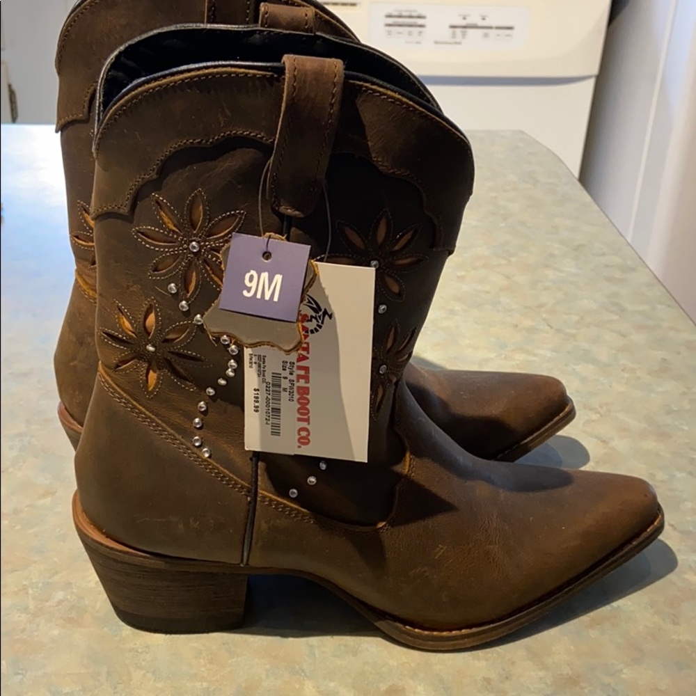 Leather cowgirl boots with bling